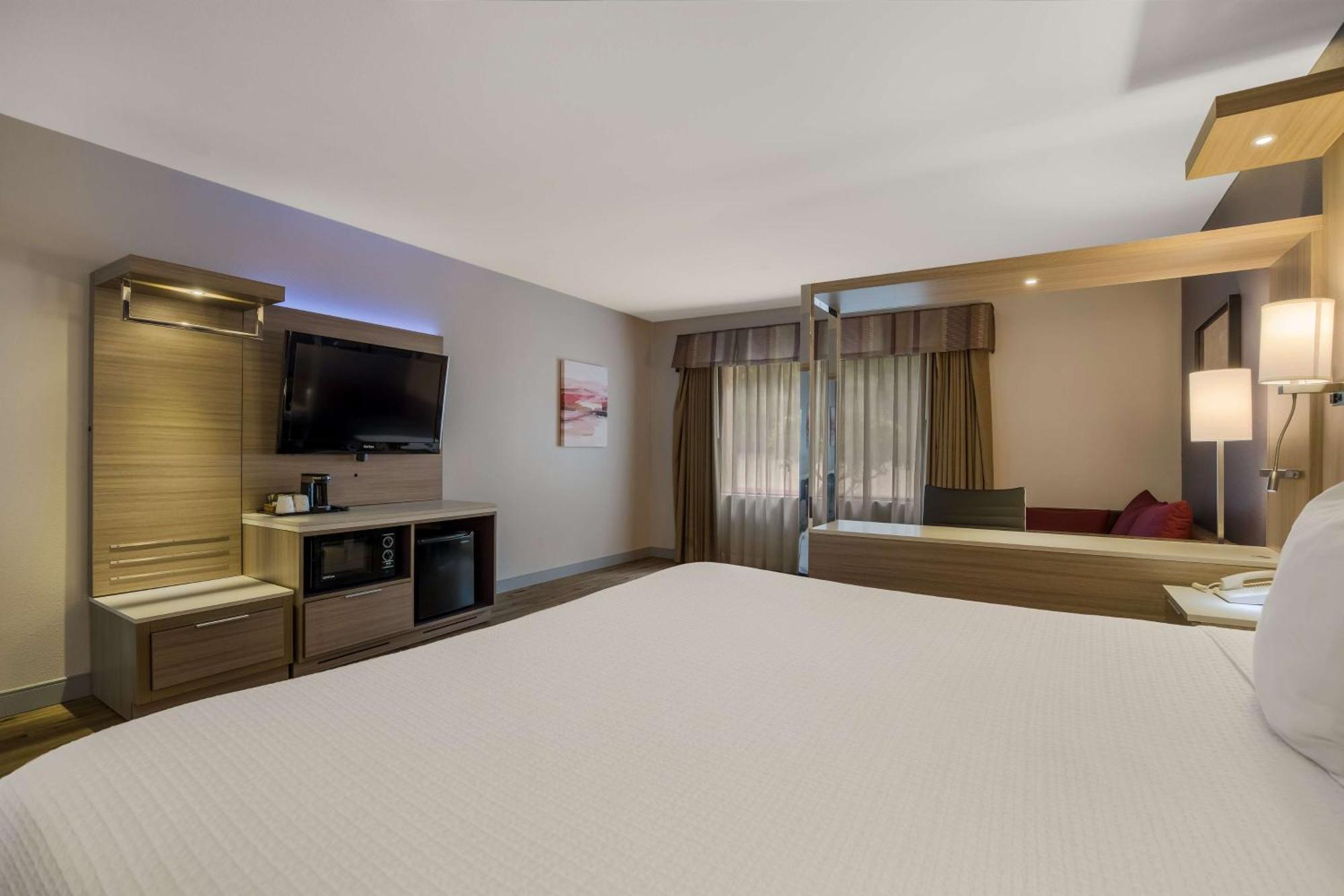 Best Western Diamond Bar Hotel & Suites Exterior photo
