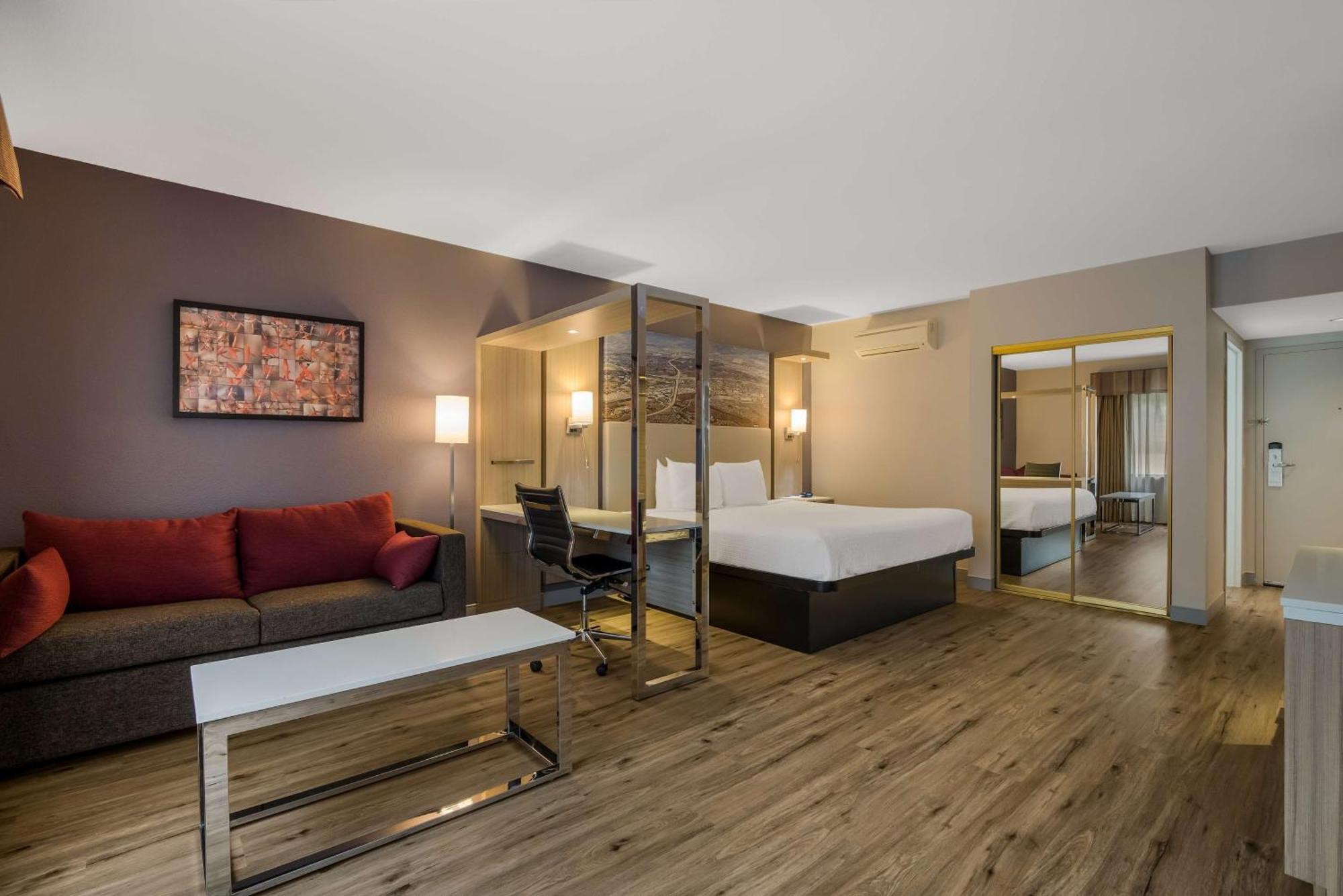 Best Western Diamond Bar Hotel & Suites Exterior photo